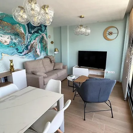 Luxury Beach Apartment *